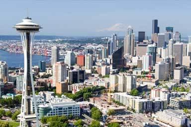 太空针塔和西雅图市中心的背景